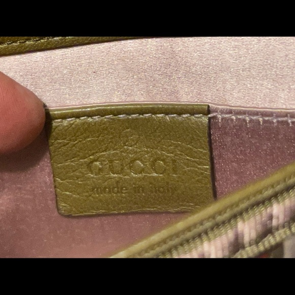 GUCCI RARE small silk “fauna” clutch with gold chain and bug charm. - Picture 7 of 10